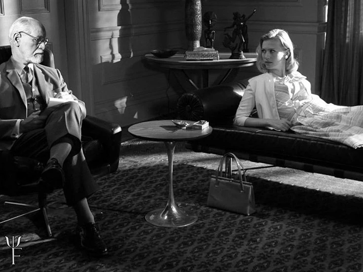 Escena de una película sobre Sigmund Freud,